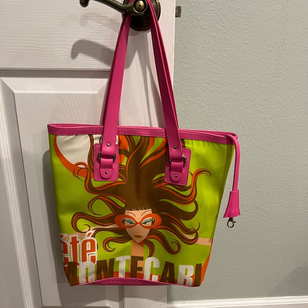 Genuin Custo Barcelona Bag
Excellent Condition.